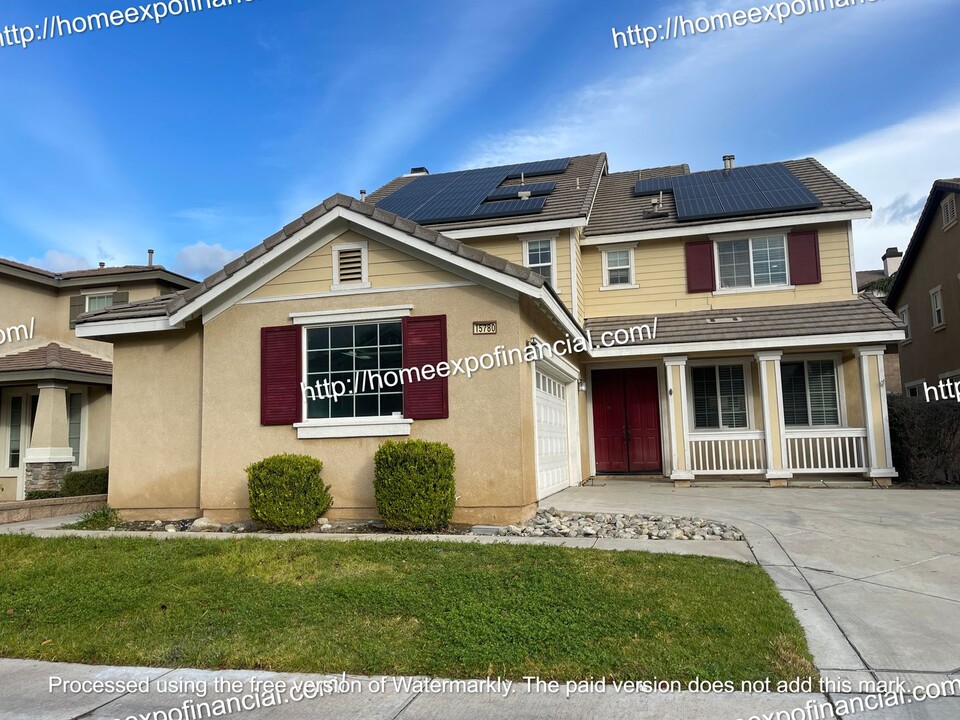 15780 Snowy Peak Ln in Fontana, CA - Building Photo