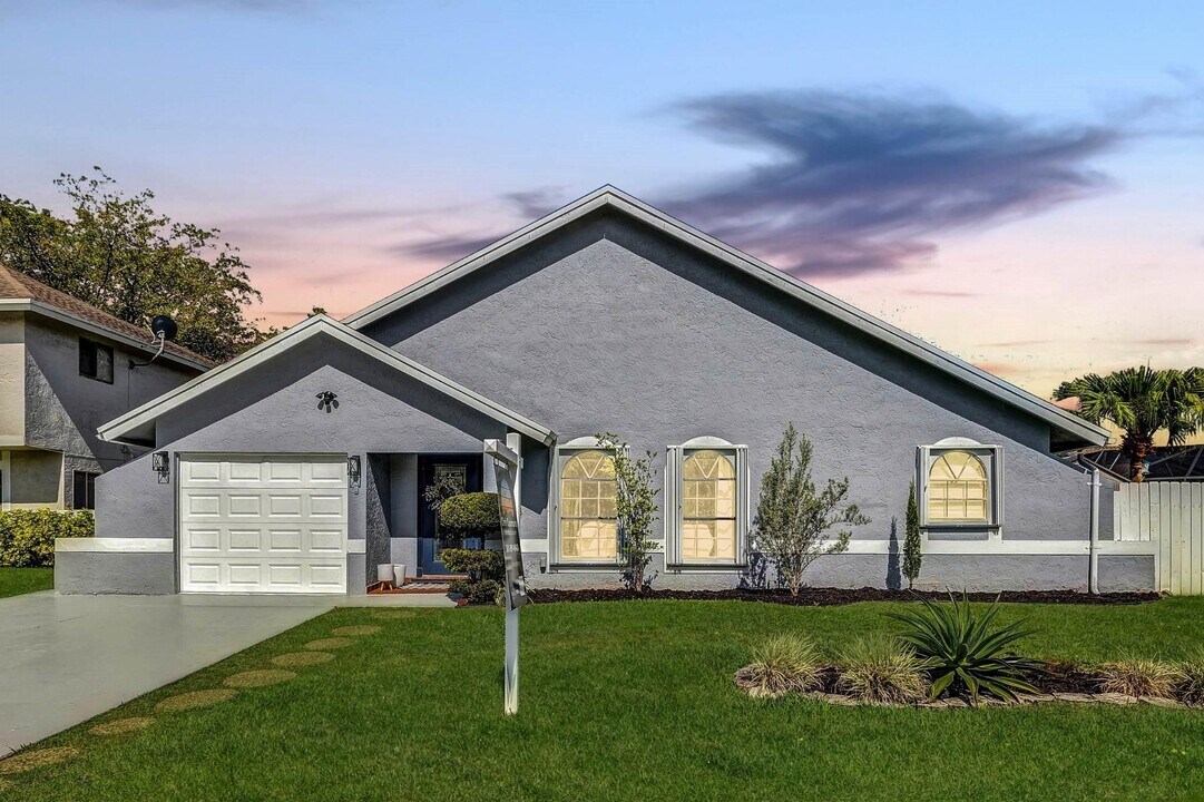22453 Swordfish Dr in Boca Raton, FL - Building Photo
