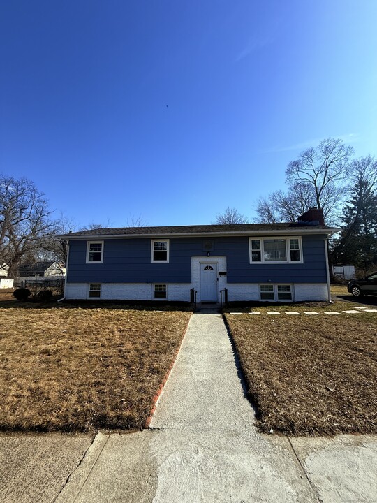 32 Maple St in West Haven, CT - Building Photo