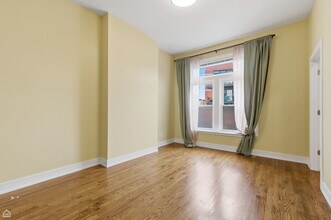 2523 W Chicago Ave in Chicago, IL - Building Photo - Building Photo