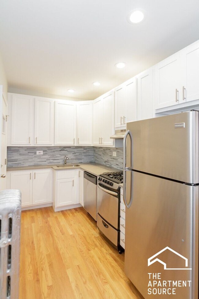 property at 516 W Cornelia Ave