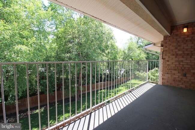 property at 2833 Kalmia Lee Ct
