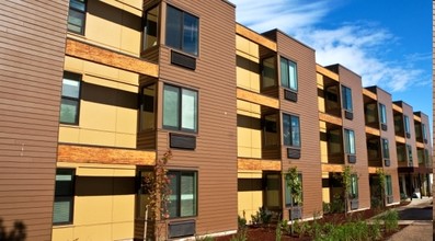 Walnut Park Apartments in Portland, OR - Building Photo - Building Photo