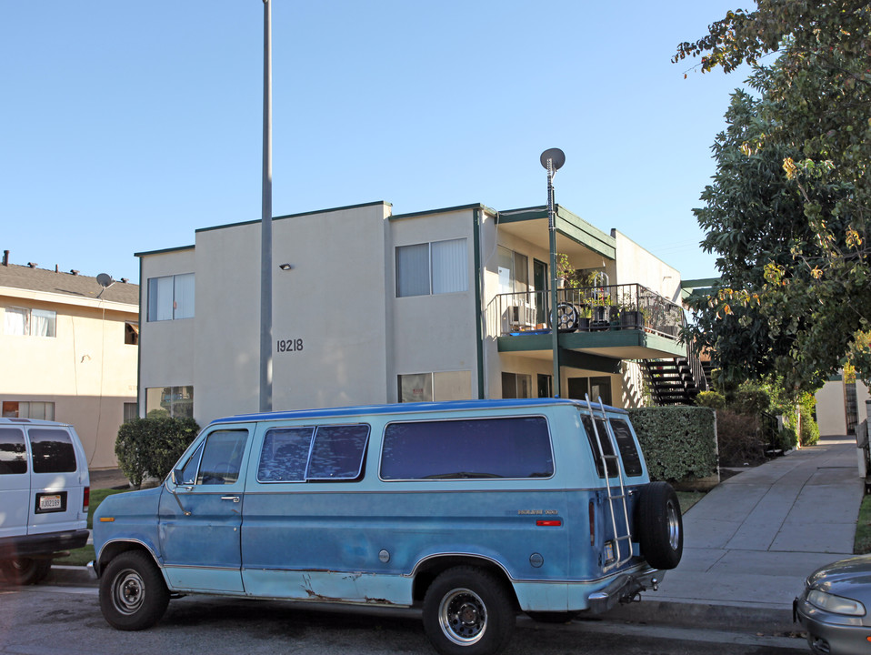 19218 Bryant St in Northridge, CA - Building Photo