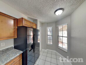 835 Stonybrook Cir in Port Orange, FL - Foto de edificio - Building Photo