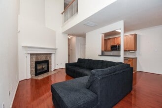 13646 Garden Grove Ct in Houston, TX - Building Photo - Building Photo