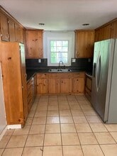 2261 Capehart Cir NE in Atlanta, GA - Foto de edificio - Building Photo