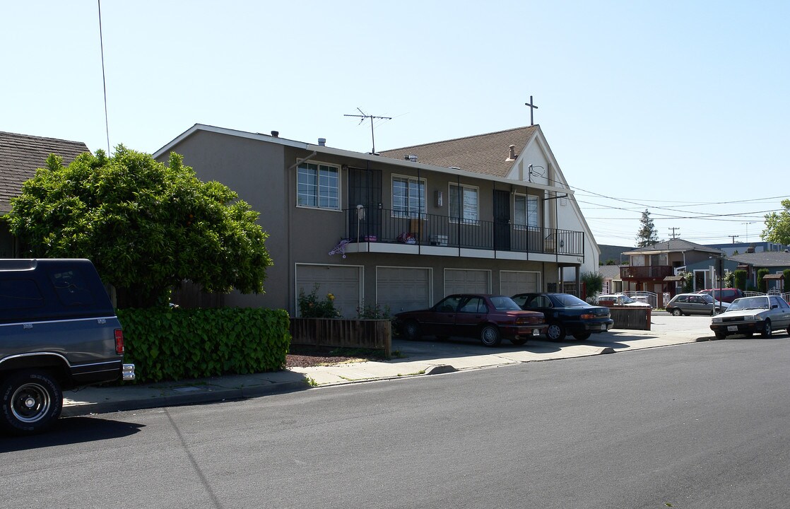 104 Laurel St in Redwood City, CA - Building Photo