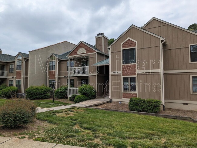 property at 3700 Chimney Ridge Pl
