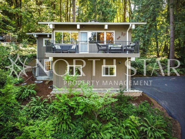 17422 Blue Heron Rd in Lake Oswego, OR - Building Photo - Building Photo