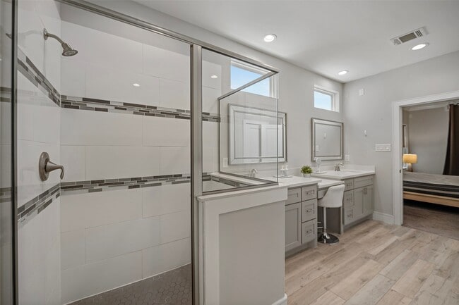 property at 6533 Castlebay Dr