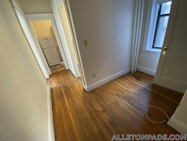 1156 Commonwealth Ave in Boston, MA - Building Photo - Building Photo