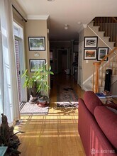 33 Central Square Park in Metuchen, NJ - Building Photo - Building Photo