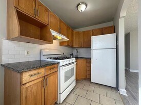 6710 Rowland Ave in Philadelphia, PA - Building Photo
