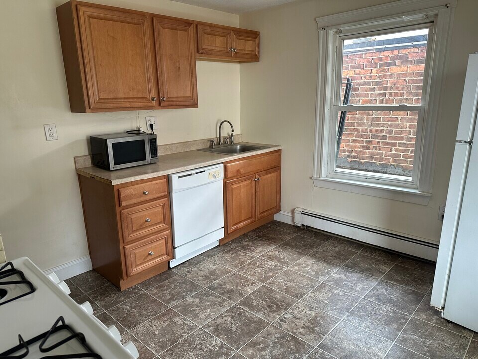 2400 Massachusetts Ave in Cambridge, MA - Building Photo