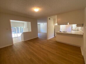 1562 Oakroyal Dr in Concord, CA - Building Photo - Building Photo