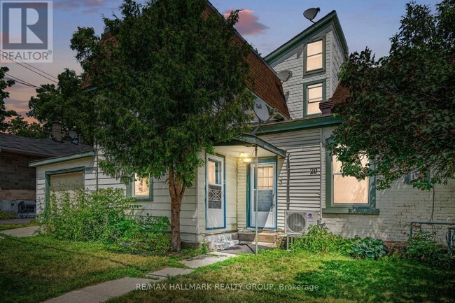 20 Russell St W in Smiths Falls, ON - Building Photo - Building Photo