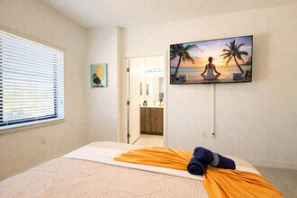 1163 NW 2nd St in Florida City, FL - Foto de edificio - Building Photo