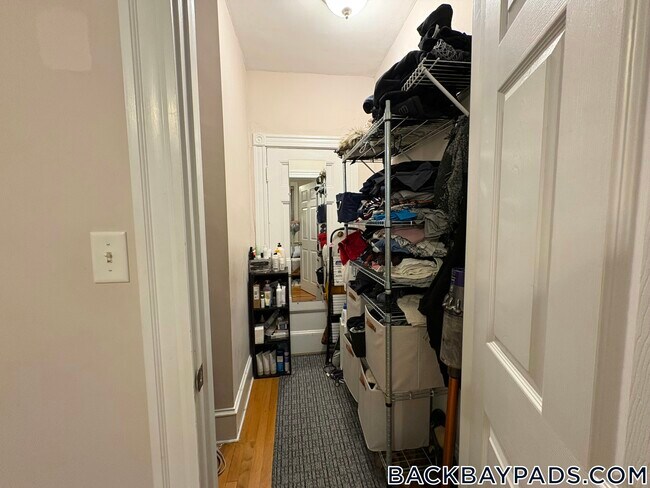 8 Garrison St, Unit 508 in Boston, MA - Foto de edificio - Building Photo