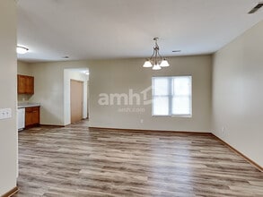 1893 Sandy Lake Dr in Grove City, OH - Building Photo - Building Photo