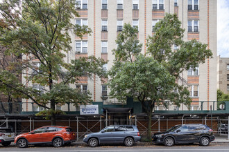 680 W 204th St in New York, NY - Building Photo - Building Photo