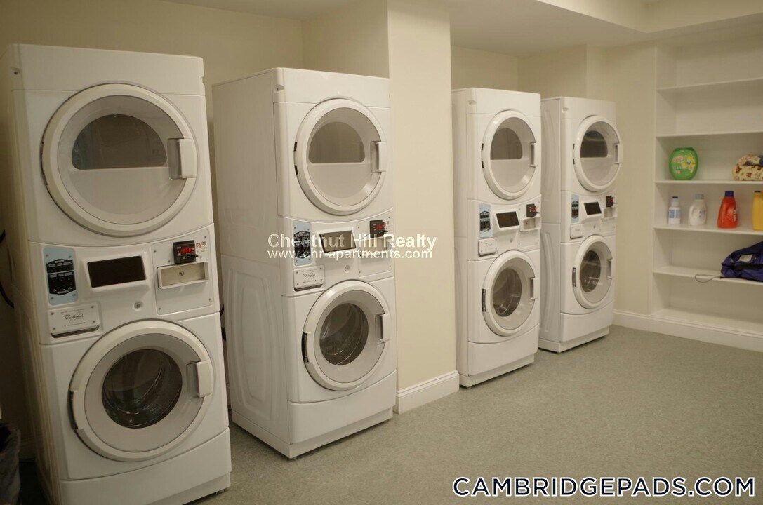 1 Chauncy St in Cambridge, MA - Building Photo