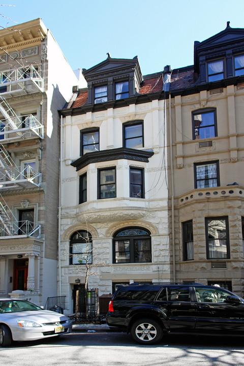 149 W 80th St in New York, NY - Building Photo