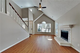 390 Greenmont Cir in Alpharetta, GA - Building Photo - Building Photo
