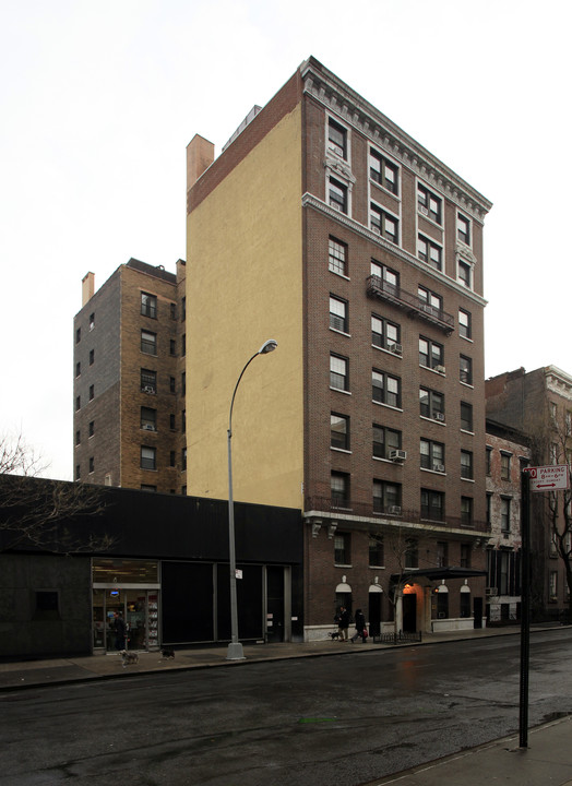 Darlington Estates in New York, NY - Building Photo