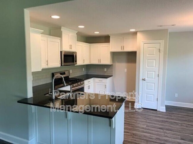 1521 N Dawes St in Fayetteville, AR - Building Photo - Building Photo