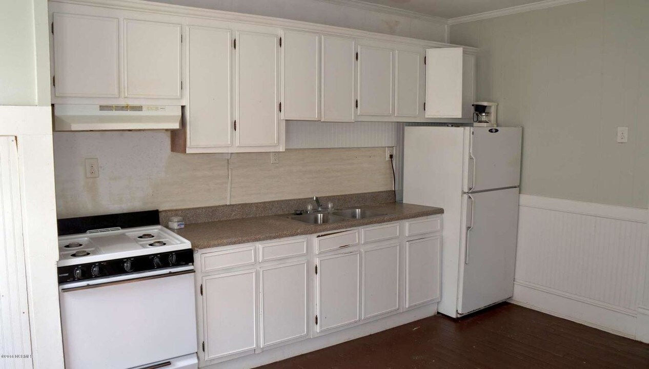 406 Dunn St-Unit -B in New Bern, NC - Building Photo
