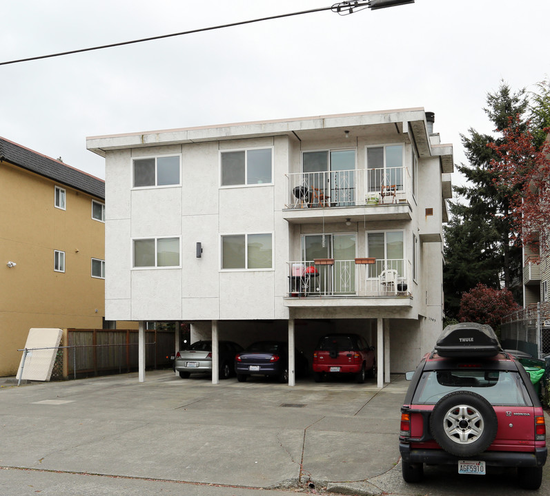1545 NW 52ND St in Seattle, WA - Foto de edificio