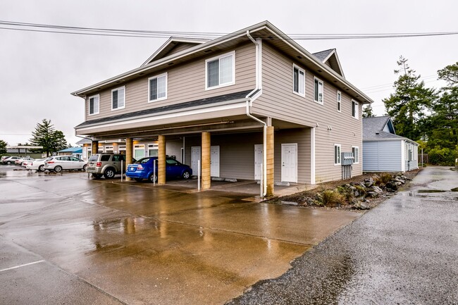 1739 19th St in Florence, OR - Building Photo - Building Photo