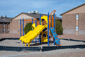 San Marin in El Paso, TX - Foto de edificio - Building Photo