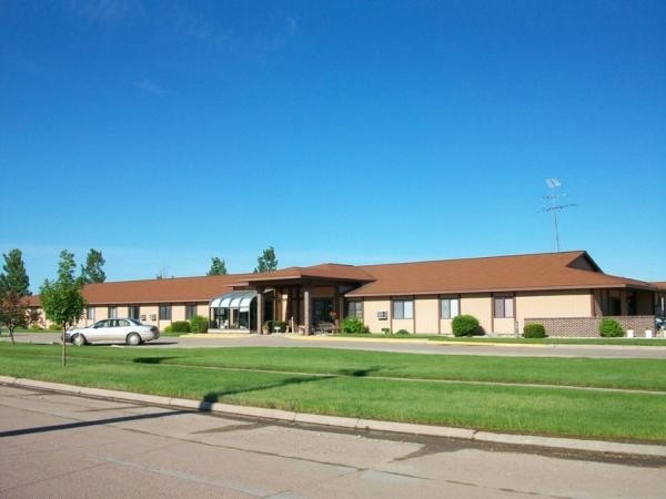 Courtyard Apartments in Huron, SD - Foto de edificio