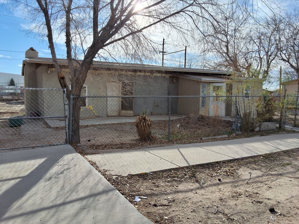 11580 Chisolm Trail Dr in Socorro, TX - Building Photo