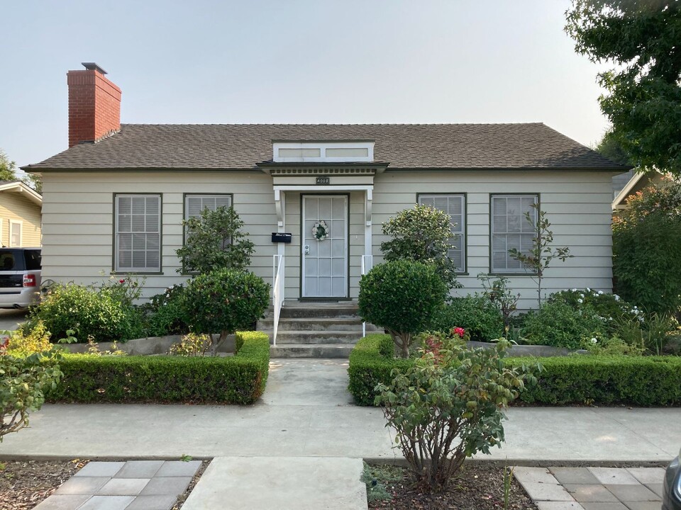 4008 E 5th St in Long Beach, CA - Building Photo