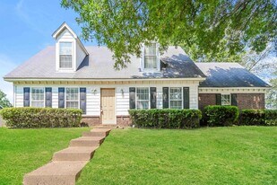 2569 Kate Bond Rd in Memphis, TN - Building Photo