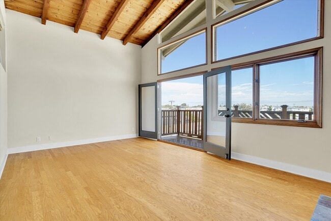 property at 1620 Harper Ave