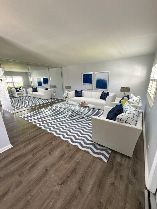 5 Valencia A in Delray Beach, FL - Building Photo