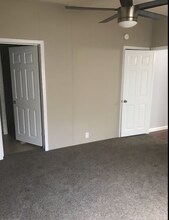 185 Oaklawn Ct in Brandenburg, KY - Building Photo - Building Photo