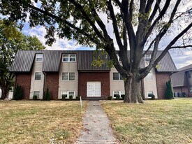 509 Charleston Ave in Mattoon, IL - Building Photo