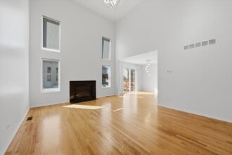 8261 Pecan Pl in Frankfort, IL - Building Photo - Building Photo