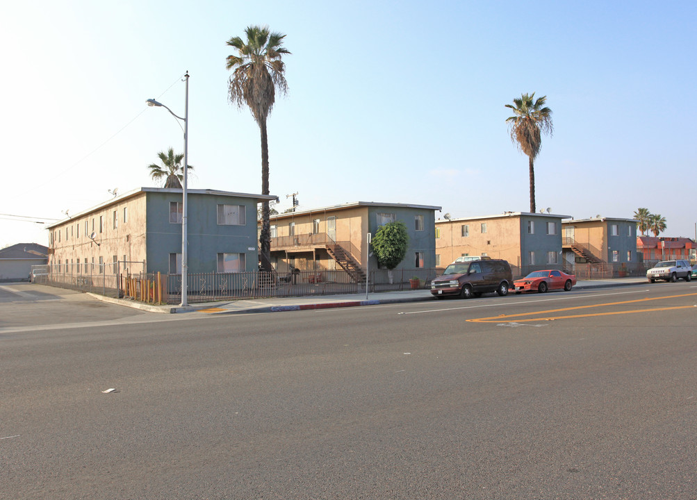 Central Gardens in Los Angeles, CA - Building Photo