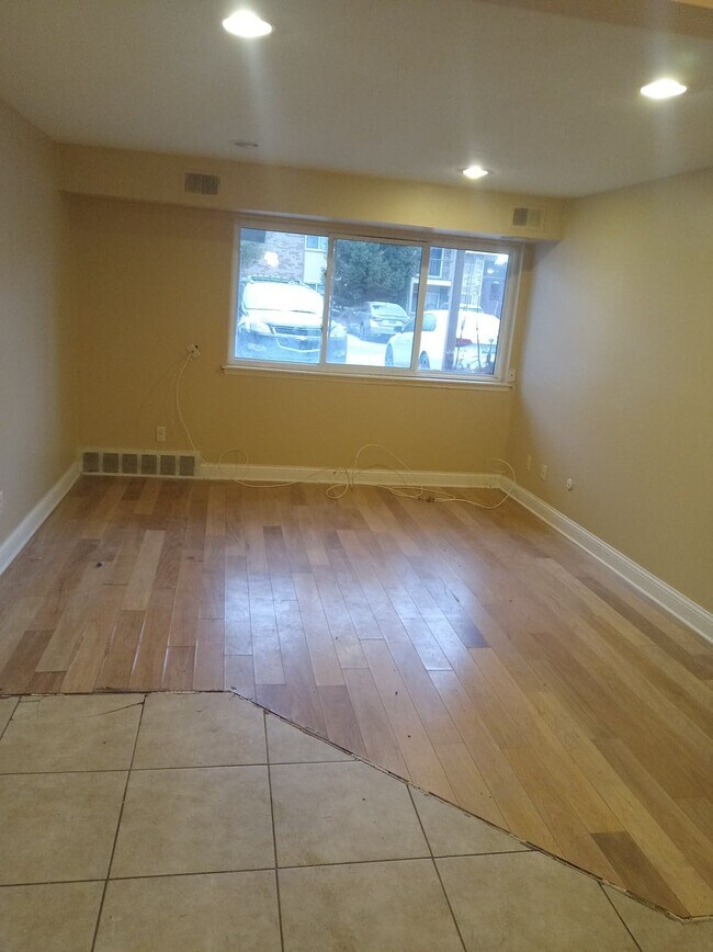 38271 Fairway Ct Rentals in Clinton Township, MI