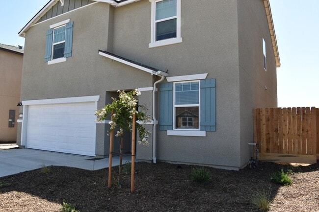 4752 Sami Jo Dr in Merced, CA - Foto de edificio - Building Photo