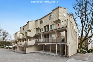 2939 76th Ave SE, Unit 2939 76th SE Unit #43C in Mercer Island, WA - Building Photo