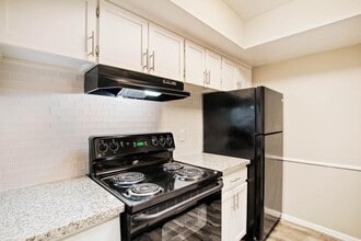 1212 Hampshire Ln in Richardson, TX - Building Photo - Building Photo