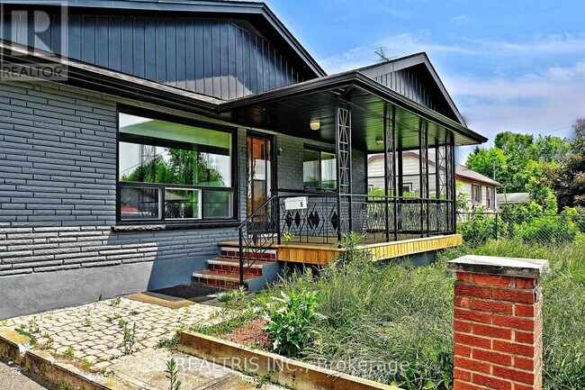 6 Lucerne Pl in St Catharines, ON - Building Photo - Building Photo