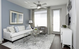 Landon House in Orlando, FL - Building Photo